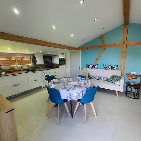 - - - - -les Colombages - - - - D'hotes-gite- Classement 3 Etoiles Apartment