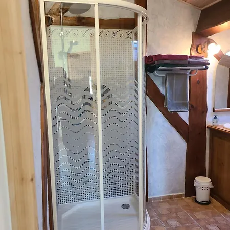 - - - - -les Colombages - - - - D'hotes-gite- Classement 3 Etoiles *