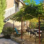 - - - - -les Colombages - - - - D'hotes-gite- Classement 3 Etoiles Appartement *