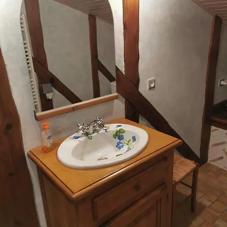 - - - - -les Colombages - - - - D'hotes-gite- Classement 3 Etoiles Мирпуа