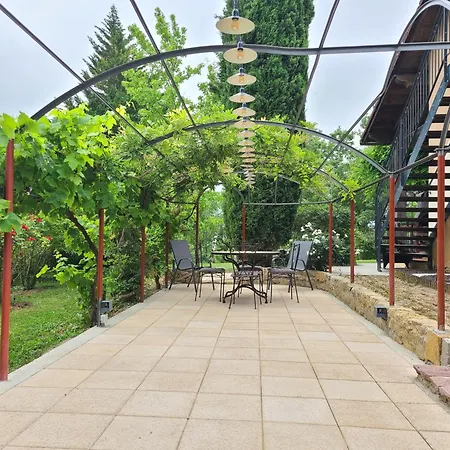 - - - - -les Colombages - - - - D'hotes-gite- Classement 3 Etoiles * Mirepoix (Ariege)