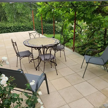 - - - - -les Colombages - - - - D'hotes-gite- Classement 3 Etoiles * Mirepoix (Ariege)