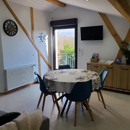 - - - - -les Colombages - - - - D'hotes-gite- Classement 3 Etoiles 미르포아