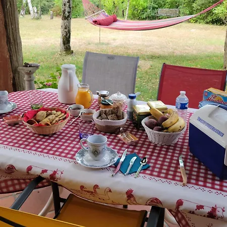 - - - - -les Colombages - - - - D'hotes-gite- Classement 3 Etoiles * Mirepoix (Ariege)