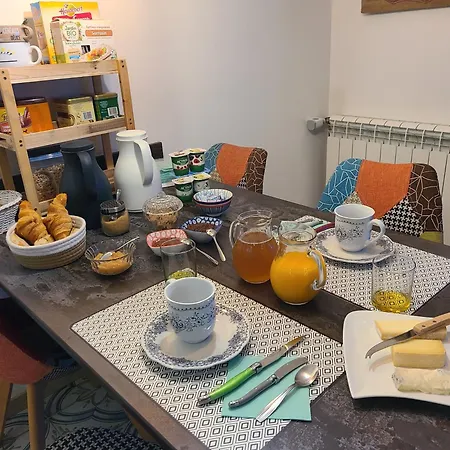 - - - - -les Colombages - - - - D'hotes-gite- Classement 3 Etoiles Apartament *