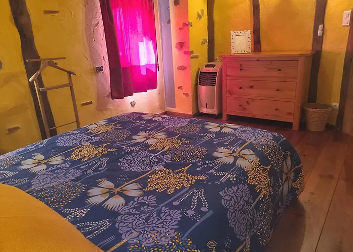 - - - - -les Colombages - - - - D'hôtes-gîte- Classement 3 étoiles * Mirepoix (Ariege)