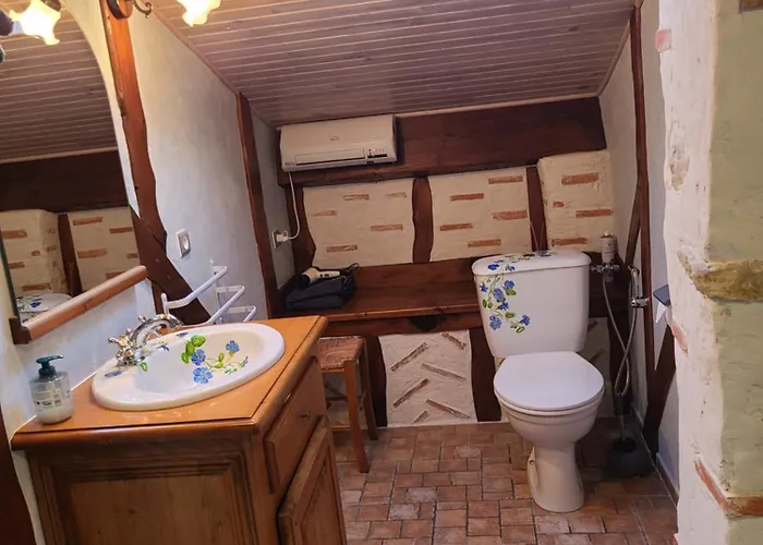 - - - - -les Colombages - - - - D'hôtes-gîte- Classement 3 étoiles Apartamento Mirepoix (Ariege)