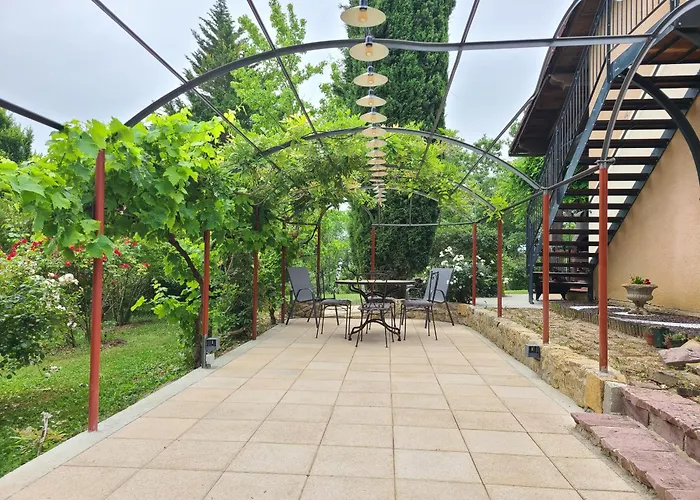 - - - - -les Colombages - - - - D'hotes-gite- Classement 3 Etoiles * 미르포아