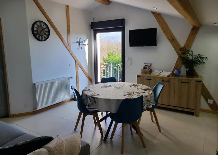 - - - - -les Colombages - - - - D'hotes-gite- Classement 3 Etoiles 미르포아